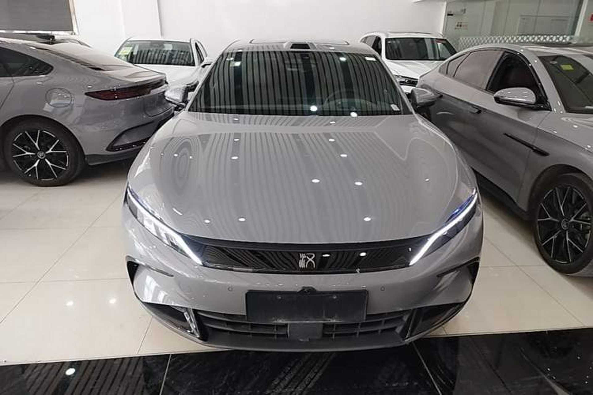 Used BYD Han 2025 DM-i Intelligent Driving Edition 125KM Prestige Model Front