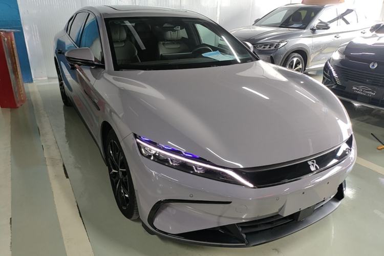 Used BYD Han 2025 DM-i 125KM Prestige Model Front Right 45 Deg