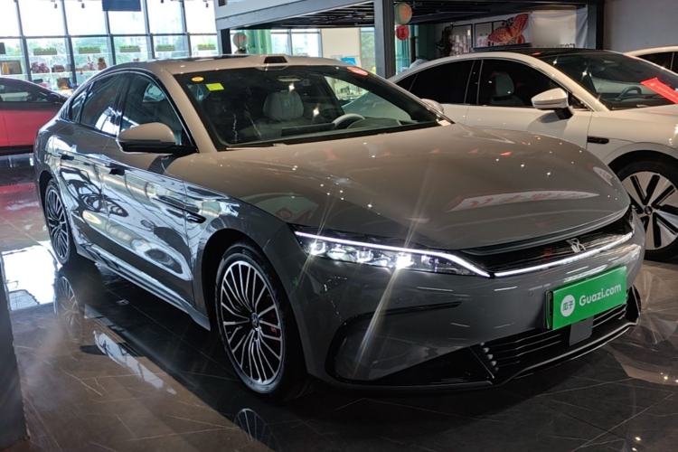 Used BYD Han 2025 EV with 701 km of Laser Radar-Enabled Intelligent Driving Front Right 45 Deg