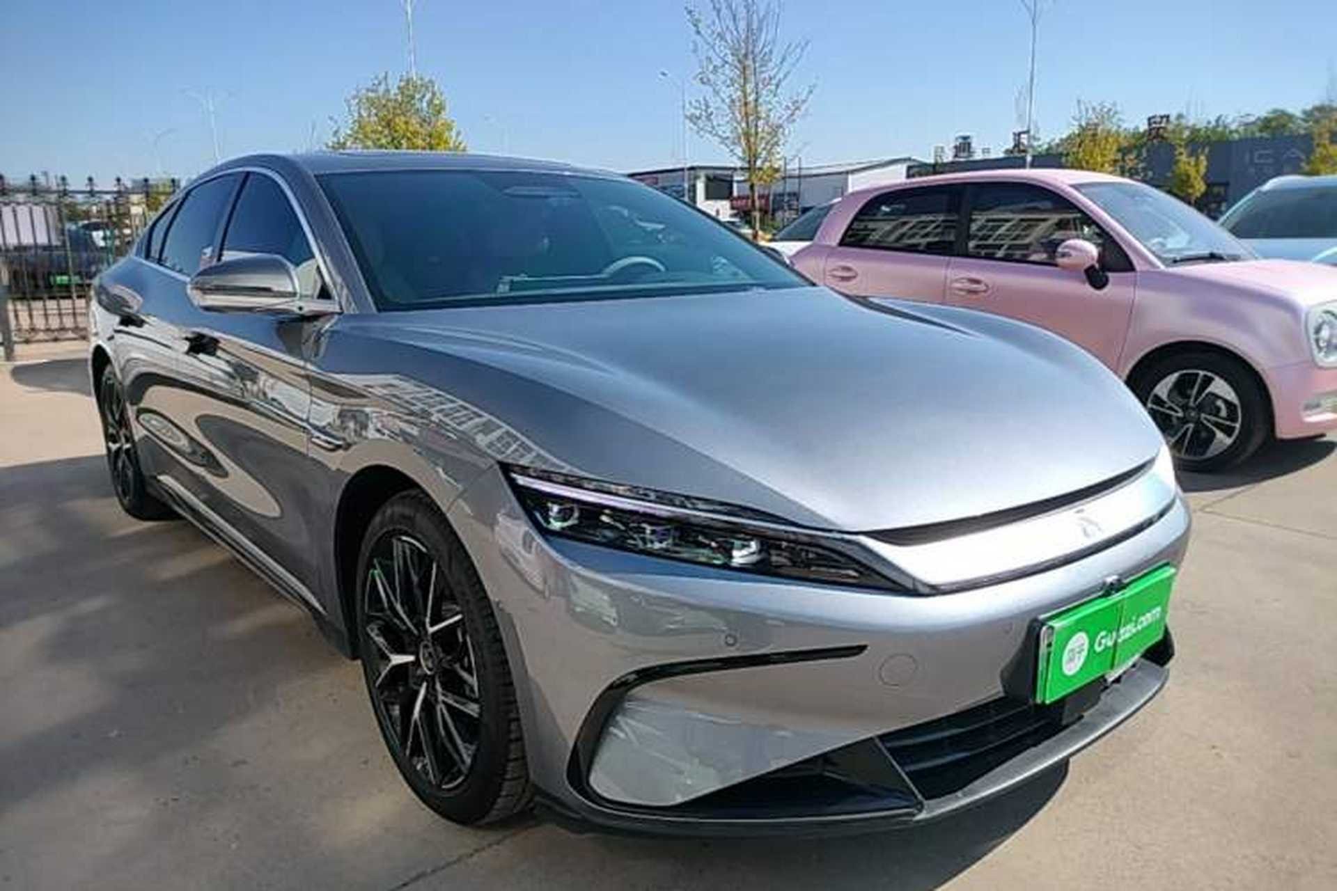 Used BYD Han 2025 DM-i Smart Drive 125KM Prestige Model Front Right 45 Deg