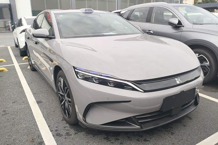 Used BYD Han 2025 DM-i 125KM LiDAR-Powered Intelligent Driving Model Front Right 45 Deg