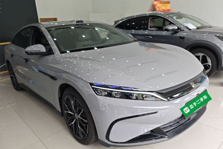 Used BYD Han 2025 DM-i Intelligent Driving Edition 125KM Prestige Model Front Right 45 Deg