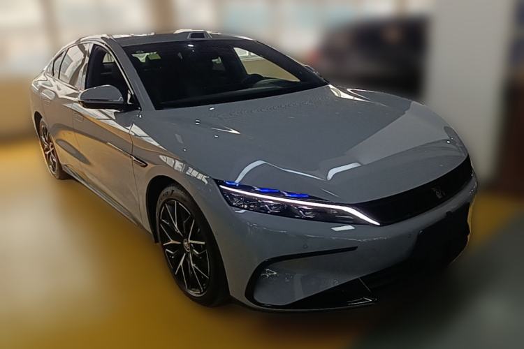 Used BYD Han 2025 DM-i Intelligent Driving Edition 125KM Prestige Model Front Right 45 Deg