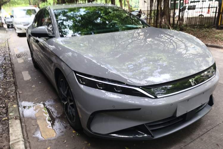 Used BYD Han 2025 DM-i 125KM Prestige Model Front Right 45 Deg