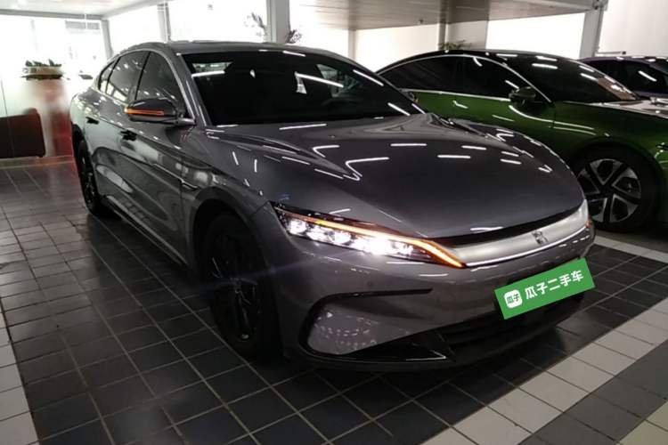 Used BYD Han 2025 DM-i Smart Drive 125KM Elite Model Front Right 45 Deg