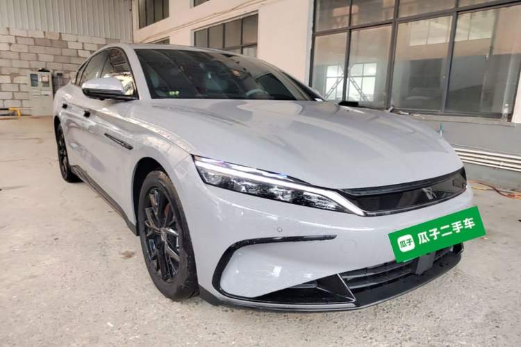 Used BYD Han 2025 DM-i 125KM Elite Model Front Right 45 Deg