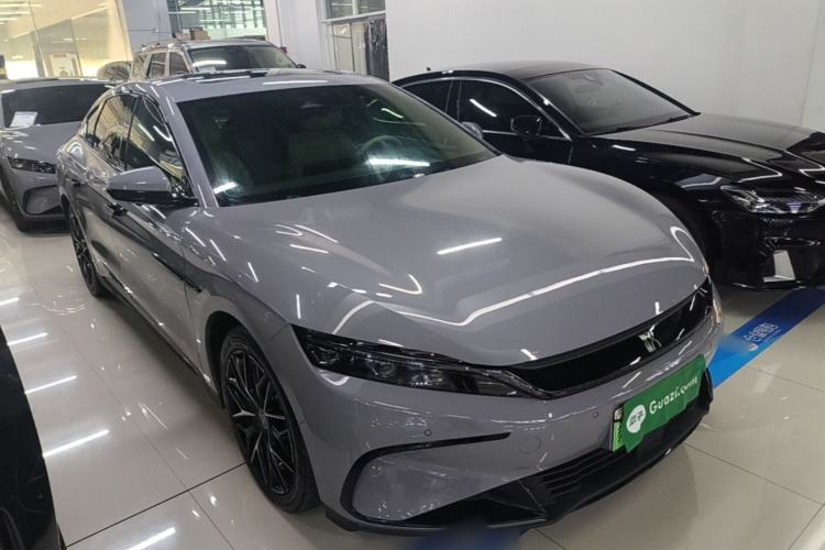 Used BYD Han 2025 EV 506KM Prestige Edition Front Right 45 Deg