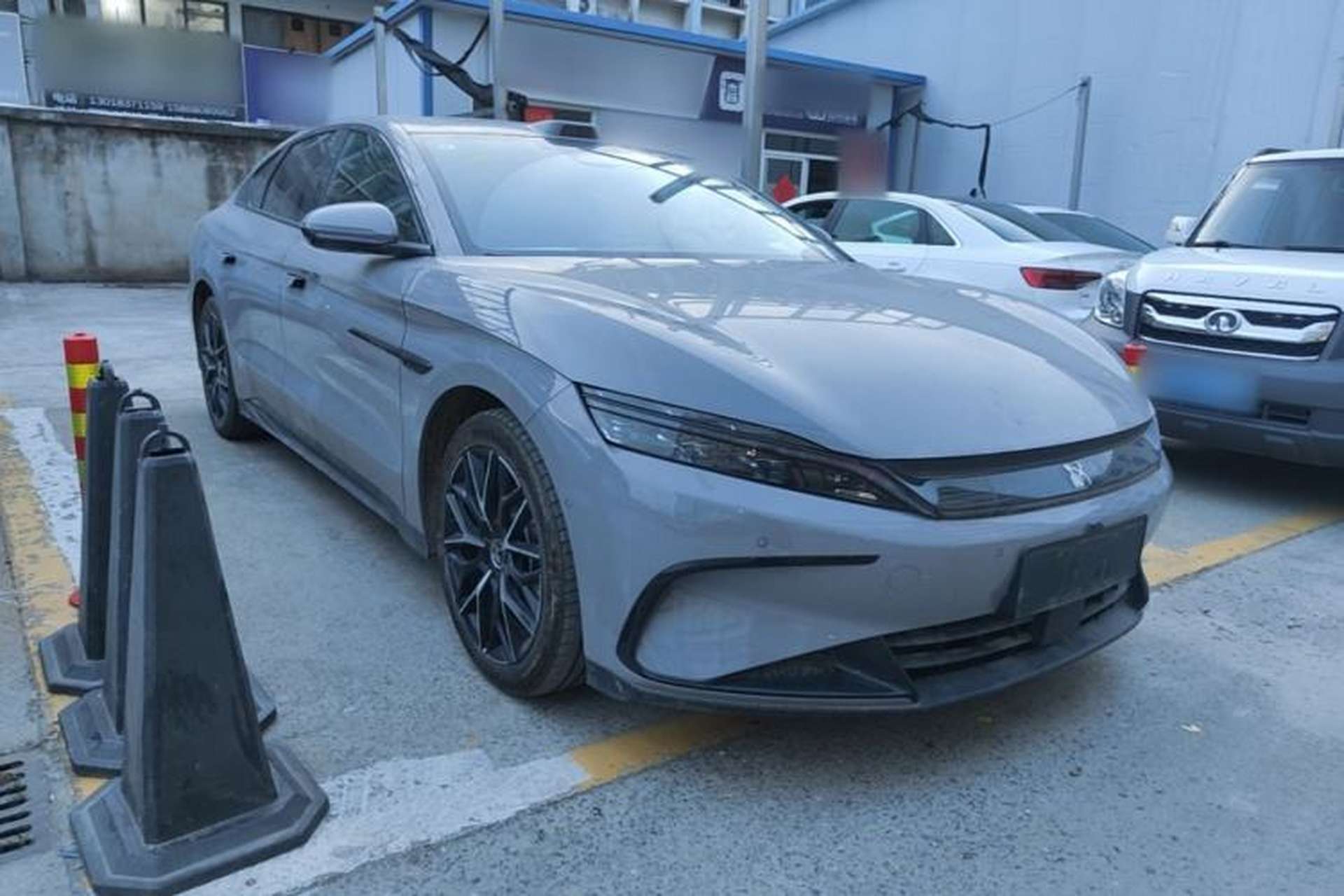 Used BYD Han 2025 DM-i Intelligent Driving Edition 125KM Prestige Model Front Right 45 Deg