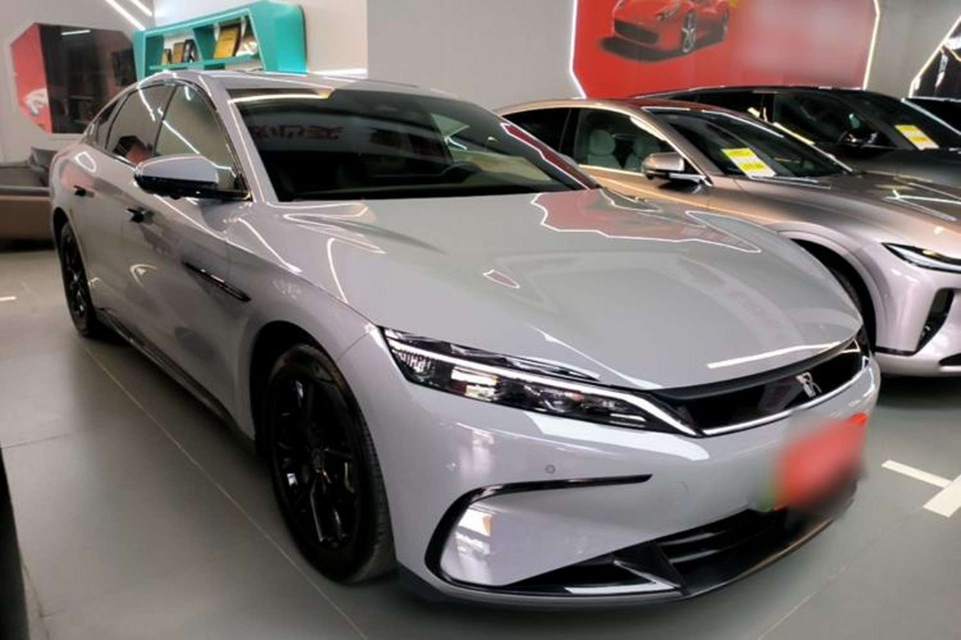 Used BYD Han 2025 DM-i 125KM Elite Model Front Right 45 Deg