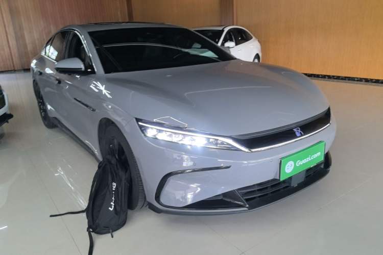 Used BYD Han 2025 DM-i 125KM Elite Model Front Right 45 Deg