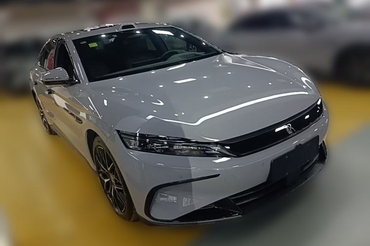 Used BYD Han 2025 DM-i Intelligent Driving Edition 125KM Prestige Model Front Right 45 Deg