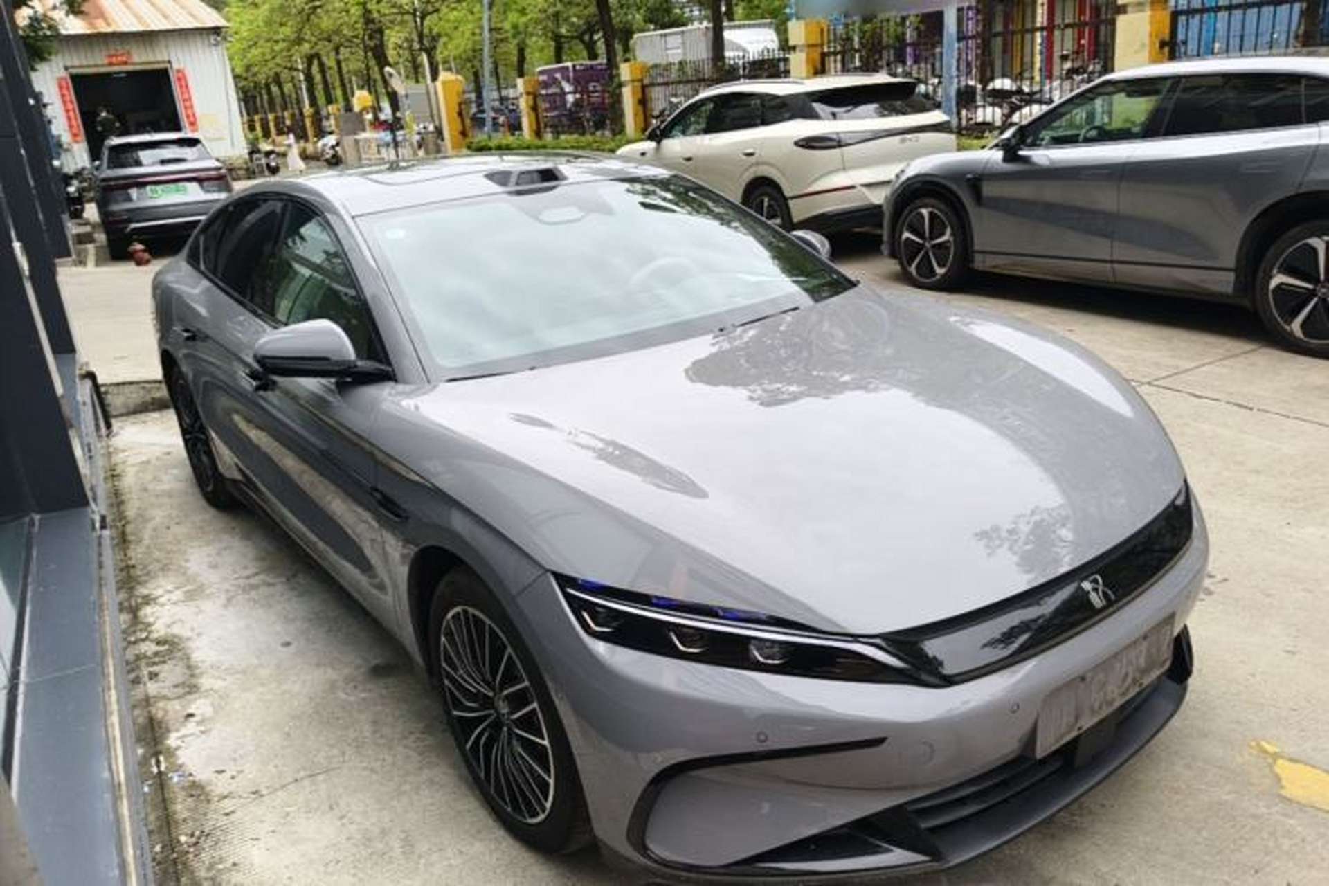 Used BYD Han 2025 DM-i Intelligent Driving Edition 125KM LiDAR Flagship Model Front Right 45 Deg