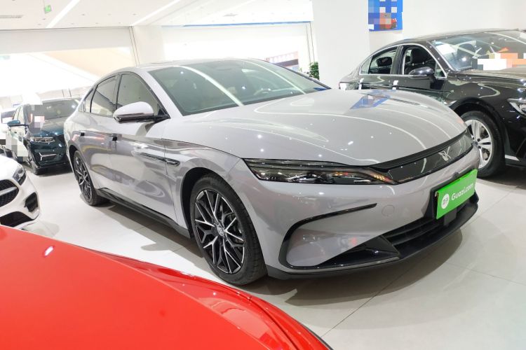 Used BYD Han 2025 DM-i Smart Drive 125KM Prestige Model Front Right 45 Deg