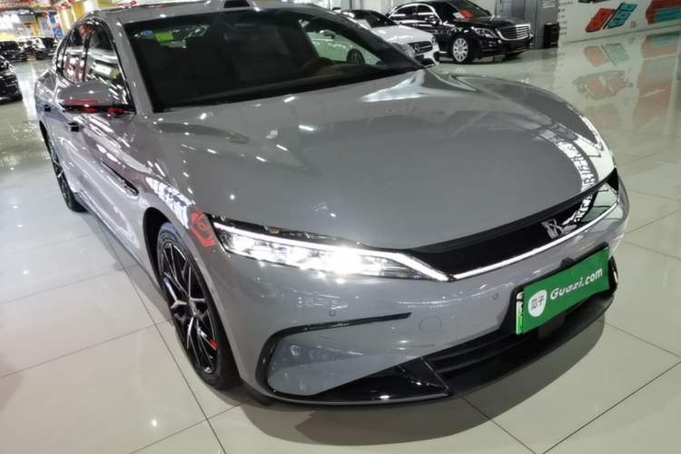 Used BYD Han 2025 DM-i Intelligent Driving Edition 125KM Prestige Model Front Right 45 Deg