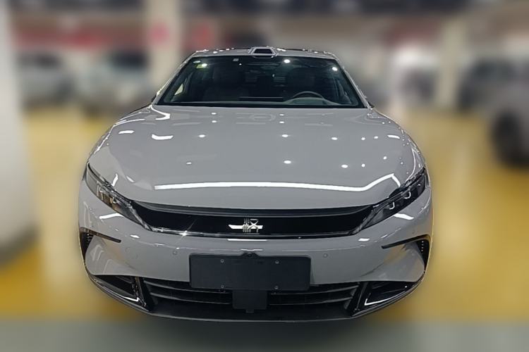 Used BYD Han 2025 DM-i Intelligent Driving Edition 125KM Prestige Model Front