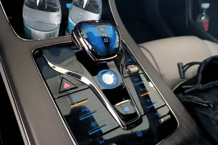 Used BYD Han 2025 DM-i Intelligent Driving Edition 125KM LiDAR Flagship Model Gear Lever