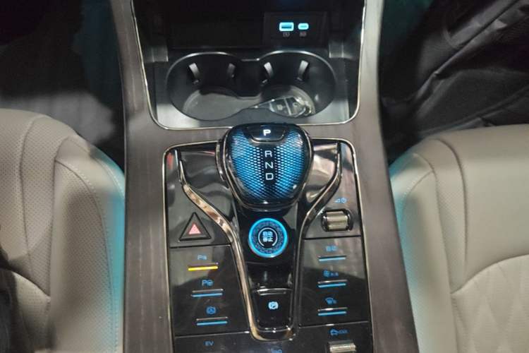 Used BYD Han 2025 DM-i 125KM LiDAR-Powered Intelligent Driving Model Gear Lever