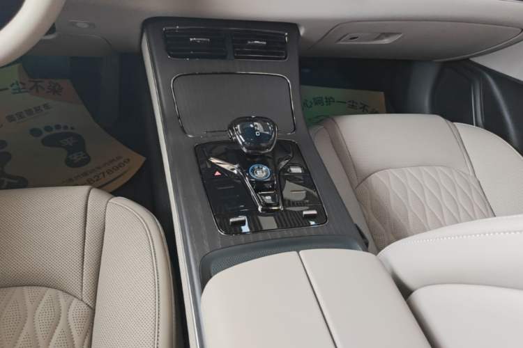 Used BYD Han 2025 DM-i Intelligent Driving Edition 125KM LiDAR Flagship Model Gear Lever