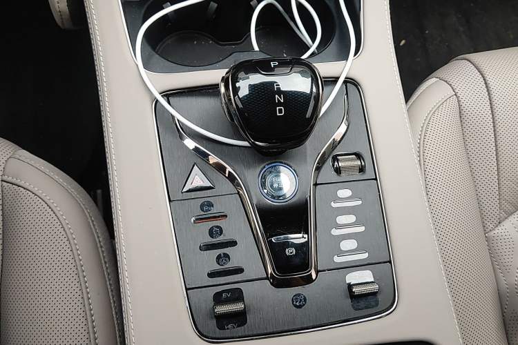 Used BYD Han 2025 DM-i 125KM Prestige Model Gear Lever