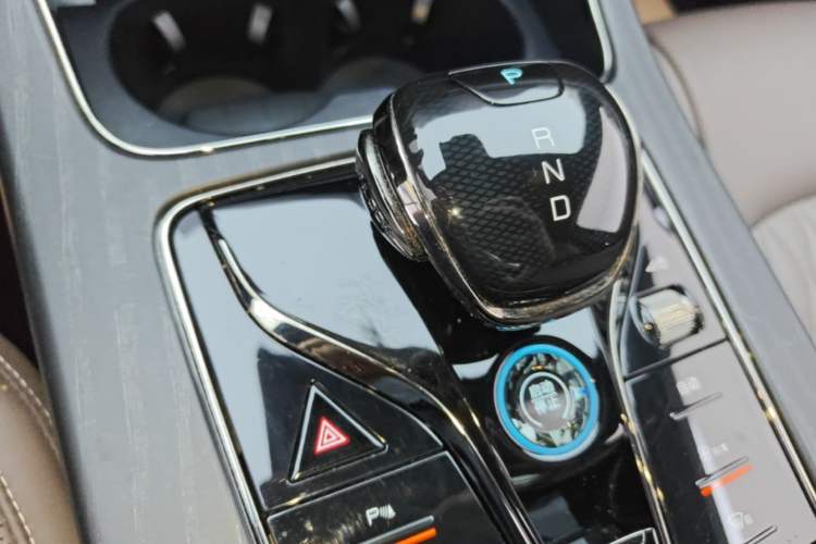 Used BYD Han 2025 DM-i 125KM Elite Model Gear Lever