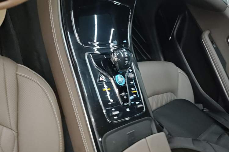 Used BYD Han 2025 DM-i 125KM Elite Model Gear Lever