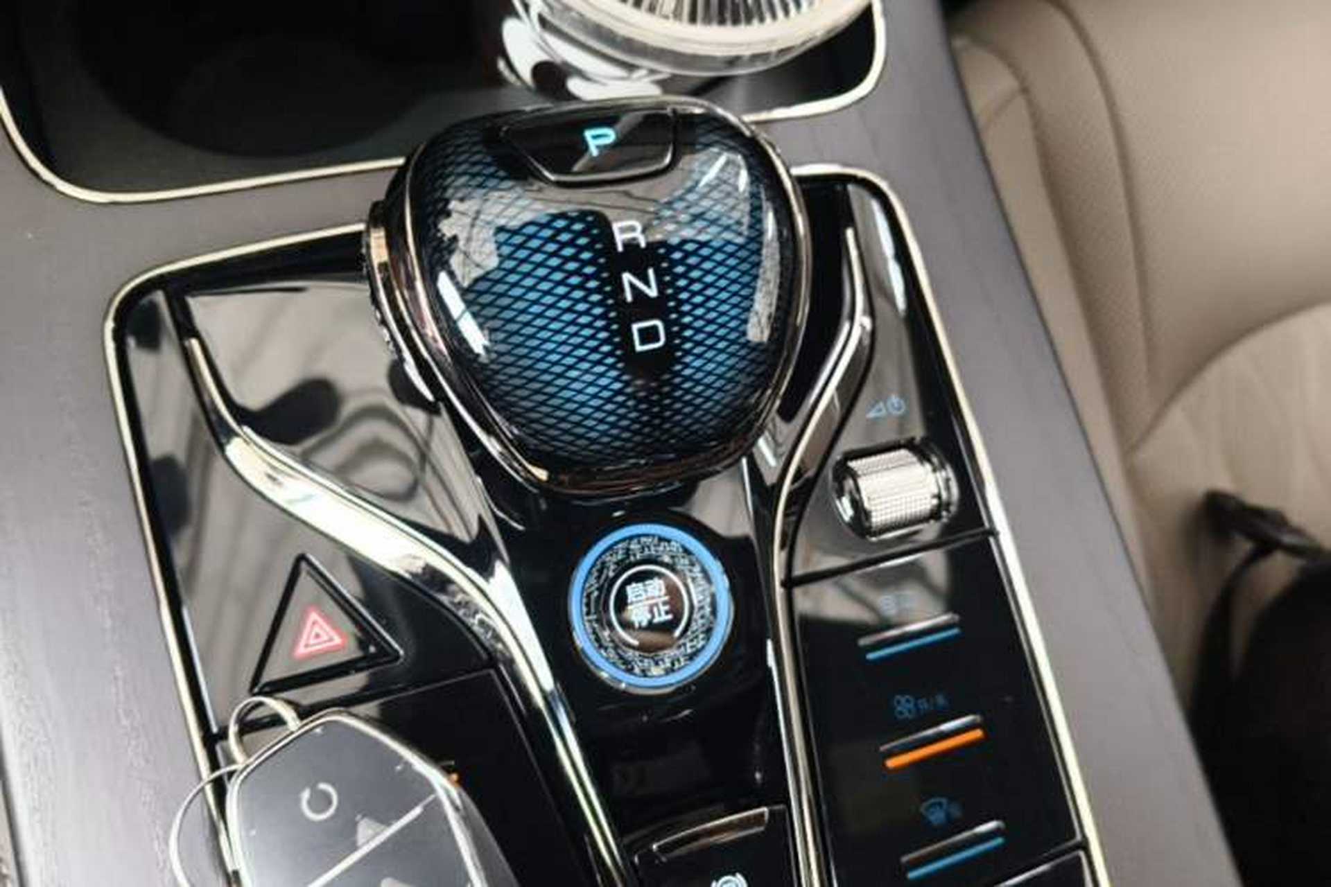 Used BYD Han 2025 DM-i Intelligent Driving Edition 125KM LiDAR Flagship Model Gear Lever