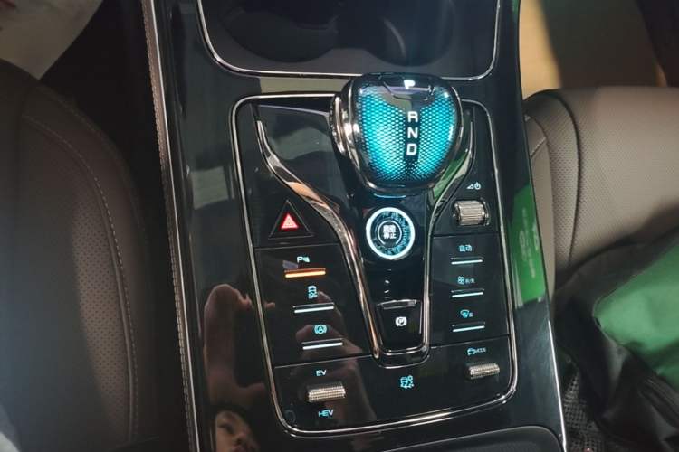 Used BYD Han 2025 DM-i 125KM Elite Model Gear Lever