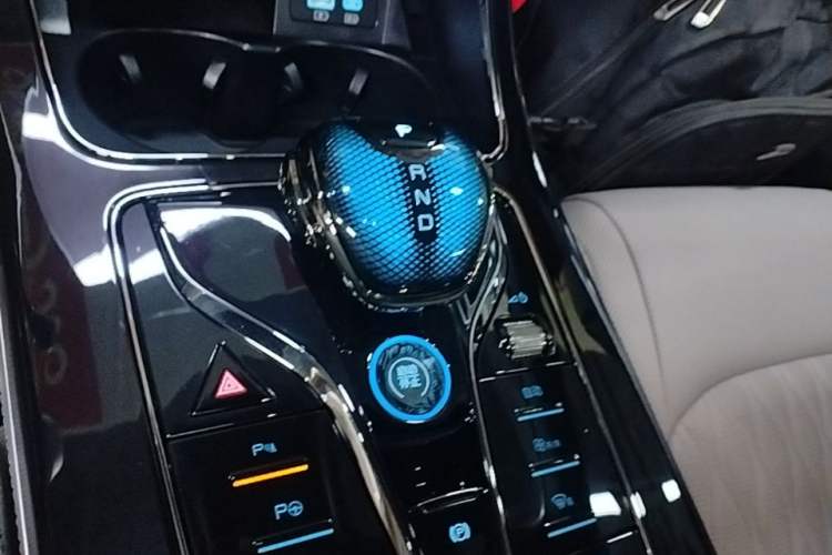 Used BYD Han 2025 DM-i Smart Drive 125KM Elite Model Gear Lever