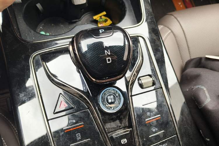 Used BYD Han 2025 DM-i 125KM Comfort Model Gear Lever