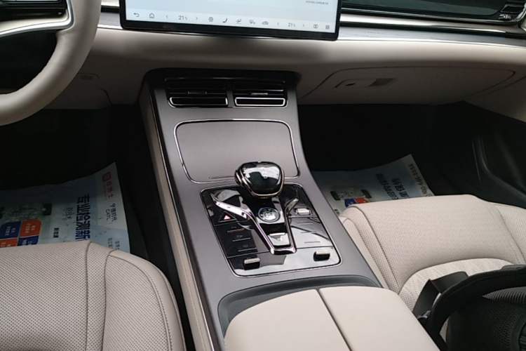 Used BYD Han 2025 DM-i Intelligent Driving Edition 125KM LiDAR Flagship Model Gear Lever