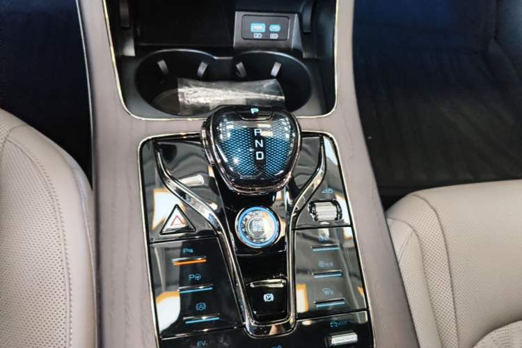 Used BYD Han 2025 DM-i 125KM LiDAR-Powered Intelligent Driving Model Gear Lever