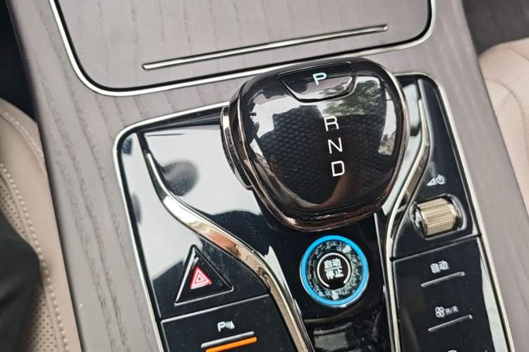 Used BYD Han 2025 EV with 701 km of Laser Radar-Enabled Intelligent Driving Gear Lever