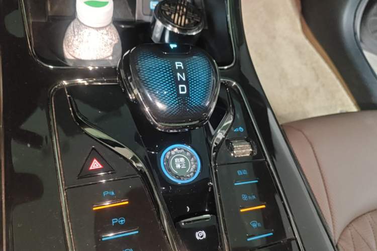 Used BYD Han 2025 DM-i Smart Drive 125KM Elite Model Gear Lever