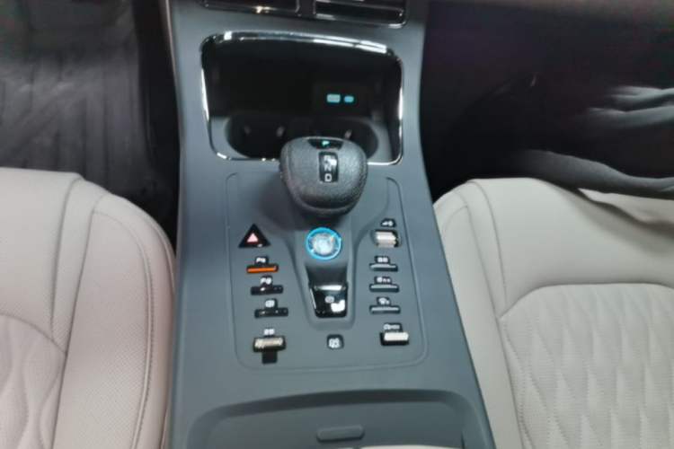 Used BYD Han 2025 EV 605KM Prestige Model Gear Lever