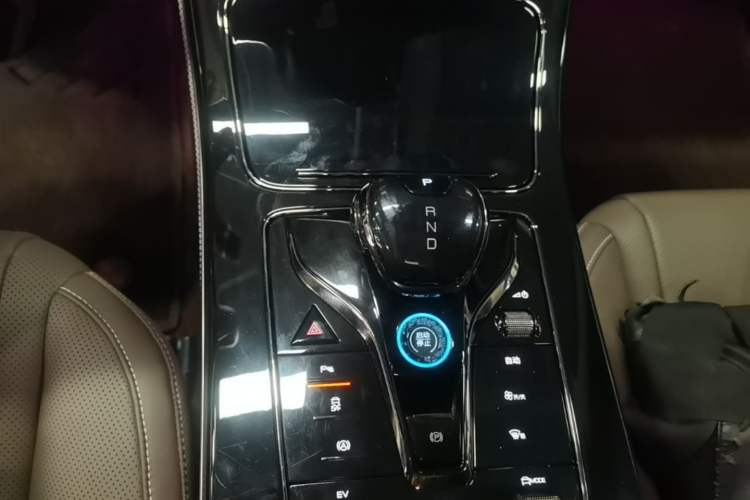 Used BYD Han 2025 DM-i 125KM Elite Model Gear Lever