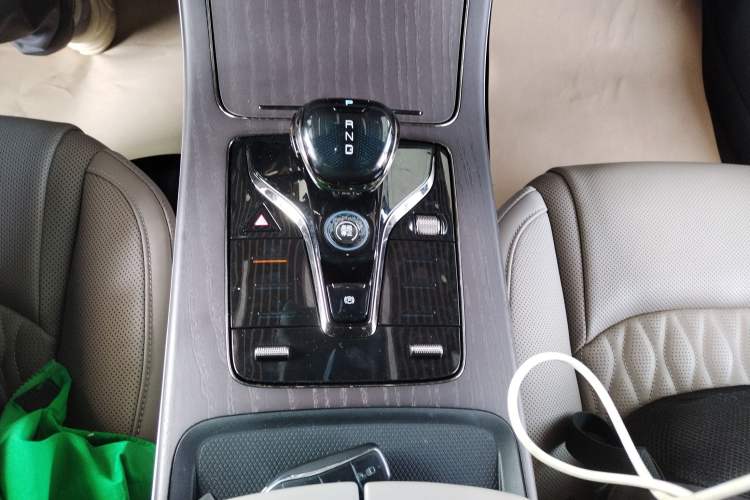 Used BYD Han 2025 DM-i Intelligent Driving Edition 125KM LiDAR Flagship Model Gear Lever