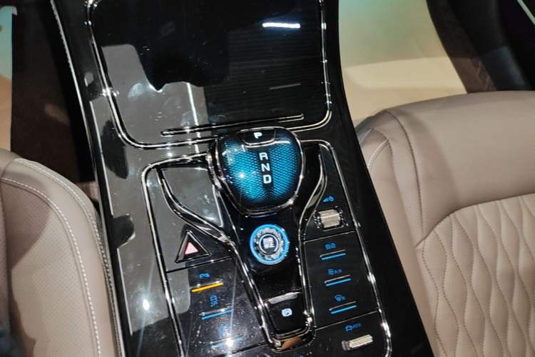 Used BYD Han 2025 DM-i 125KM Elite Model Gear Lever