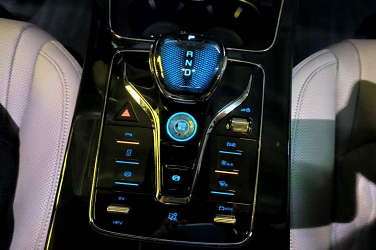 Used BYD Han 2025 DM-i 125KM Elite Model Gear Lever