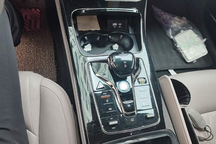 Used BYD Han 2025 DM-i 125KM Elite Model Gear Lever