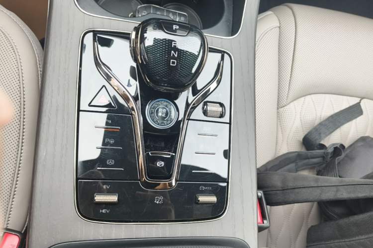 Used BYD Han 2025 DM-i Intelligent Driving Edition 125KM LiDAR Flagship Model Gear Lever