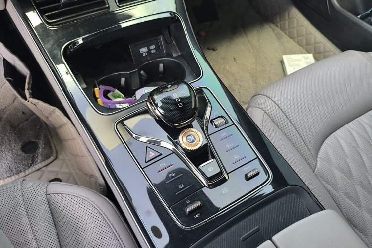 Used BYD Han 2025 DM-i Smart Drive 125KM Prestige Model Gear Lever