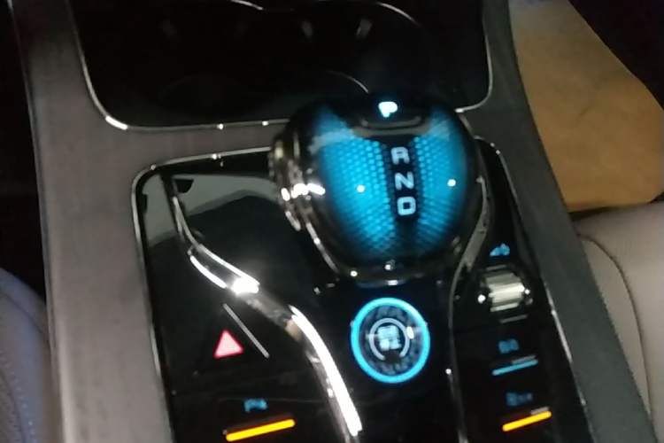 Used BYD Han 2025 DM-i Intelligent Driving Edition 125KM LiDAR Flagship Model Gear Lever