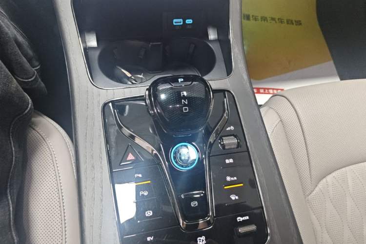 Used BYD Han 2025 DM-i Intelligent Driving Edition 125KM LiDAR Flagship Model Gear Lever