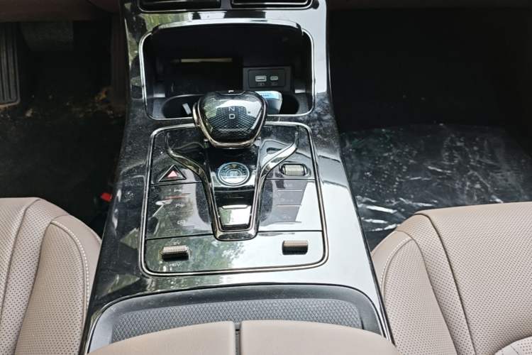 Used BYD Han 2025 DM-i Intelligent Driving Edition 125KM LiDAR Flagship Model Gear Lever
