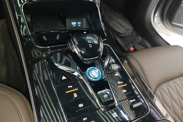 Used BYD Han 2025 DM-i 125KM Elite Model Gear Lever