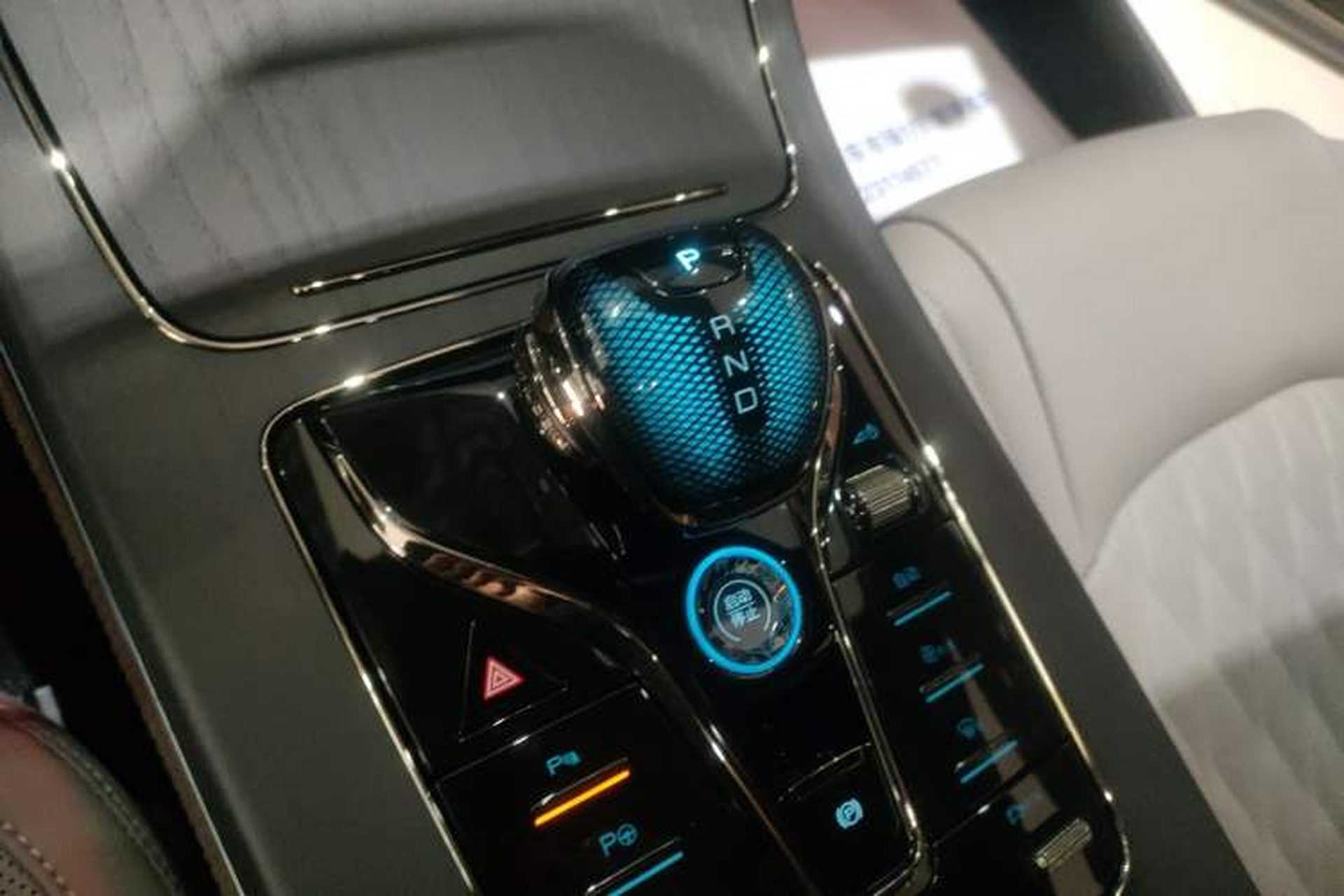 Used BYD Han 2025 DM-i Intelligent Driving Edition 125KM LiDAR Flagship Model Gear Lever