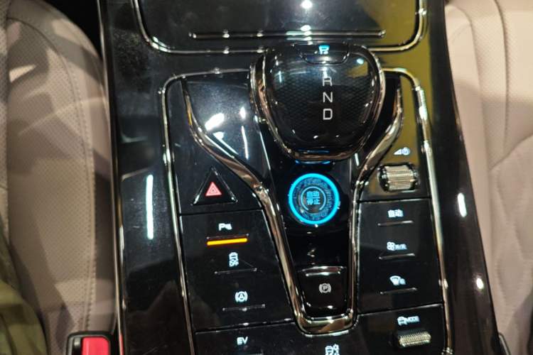 Used BYD Han 2025 DM-i 125KM Elite Model Gear Lever