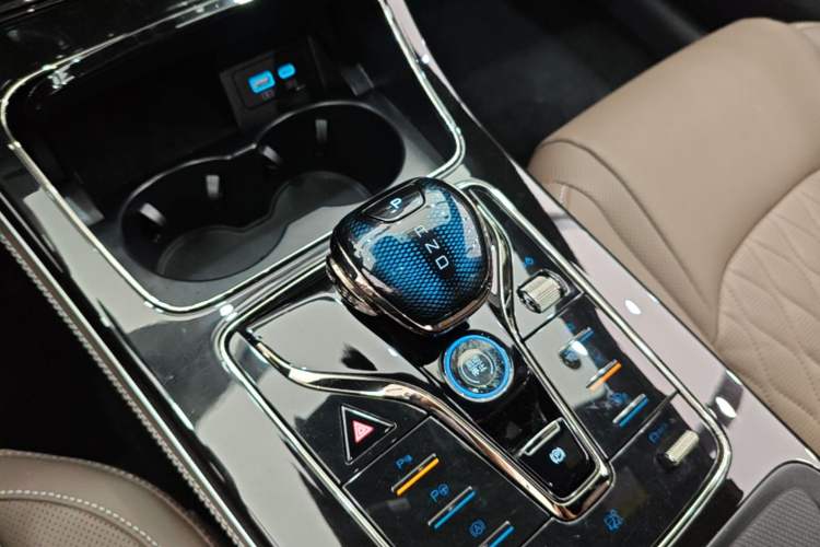 Used BYD Han 2025 DM-i Intelligent Driving Edition 125KM Prestige Model Gear Lever
