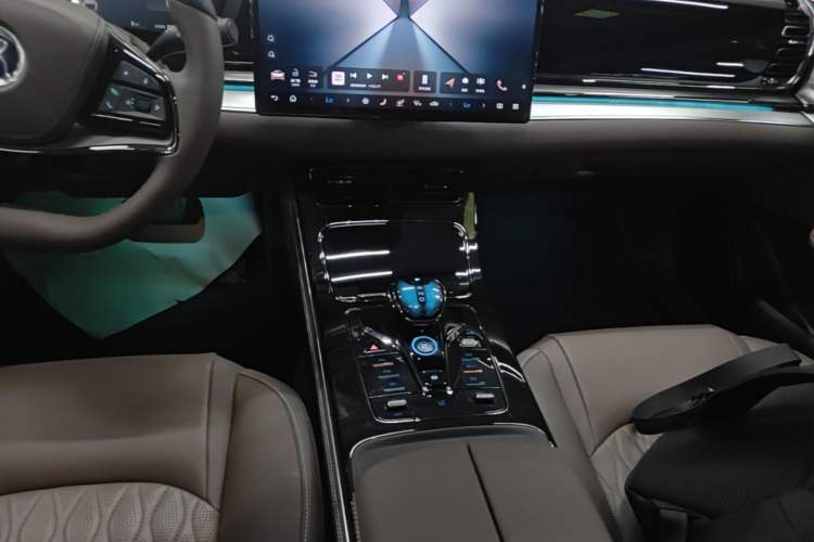 Used BYD Han 2025 DM-i Intelligent Driving Edition 125KM LiDAR Flagship Model Gear Lever