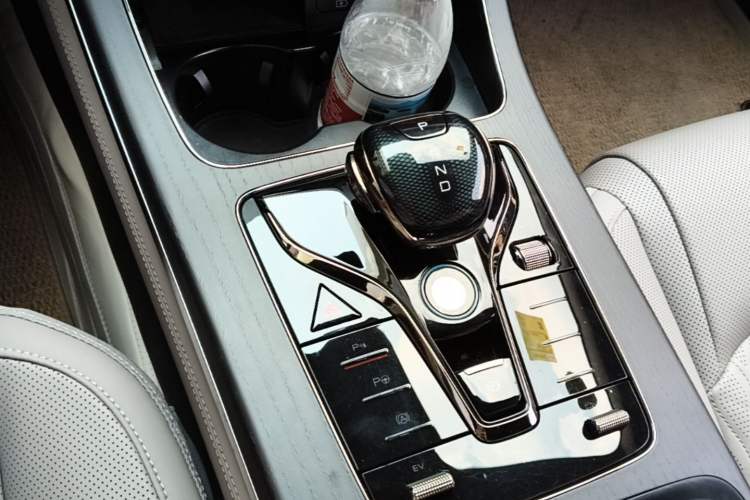 Used BYD Han 2025 DM-i Intelligent Driving Edition 125KM LiDAR Flagship Model Gear Lever